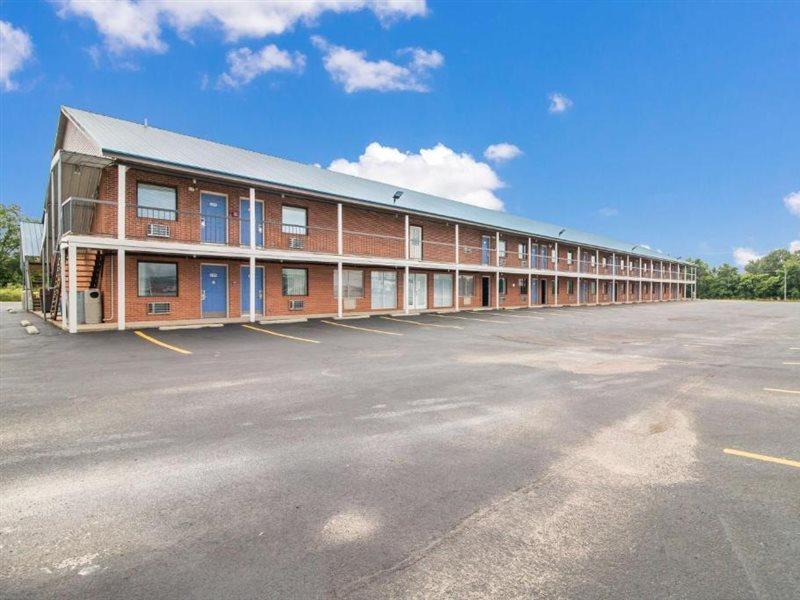 Motel 6-Metropolis, Il Экстерьер фото