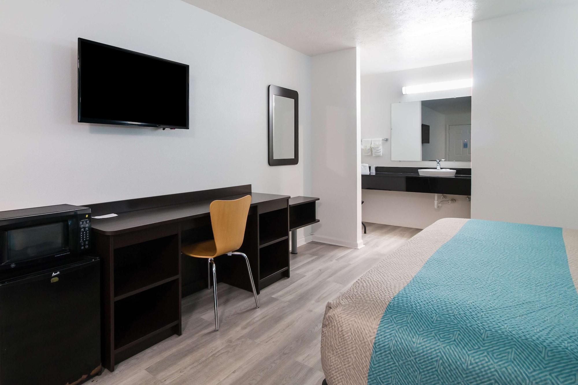 Motel 6-Metropolis, Il Экстерьер фото