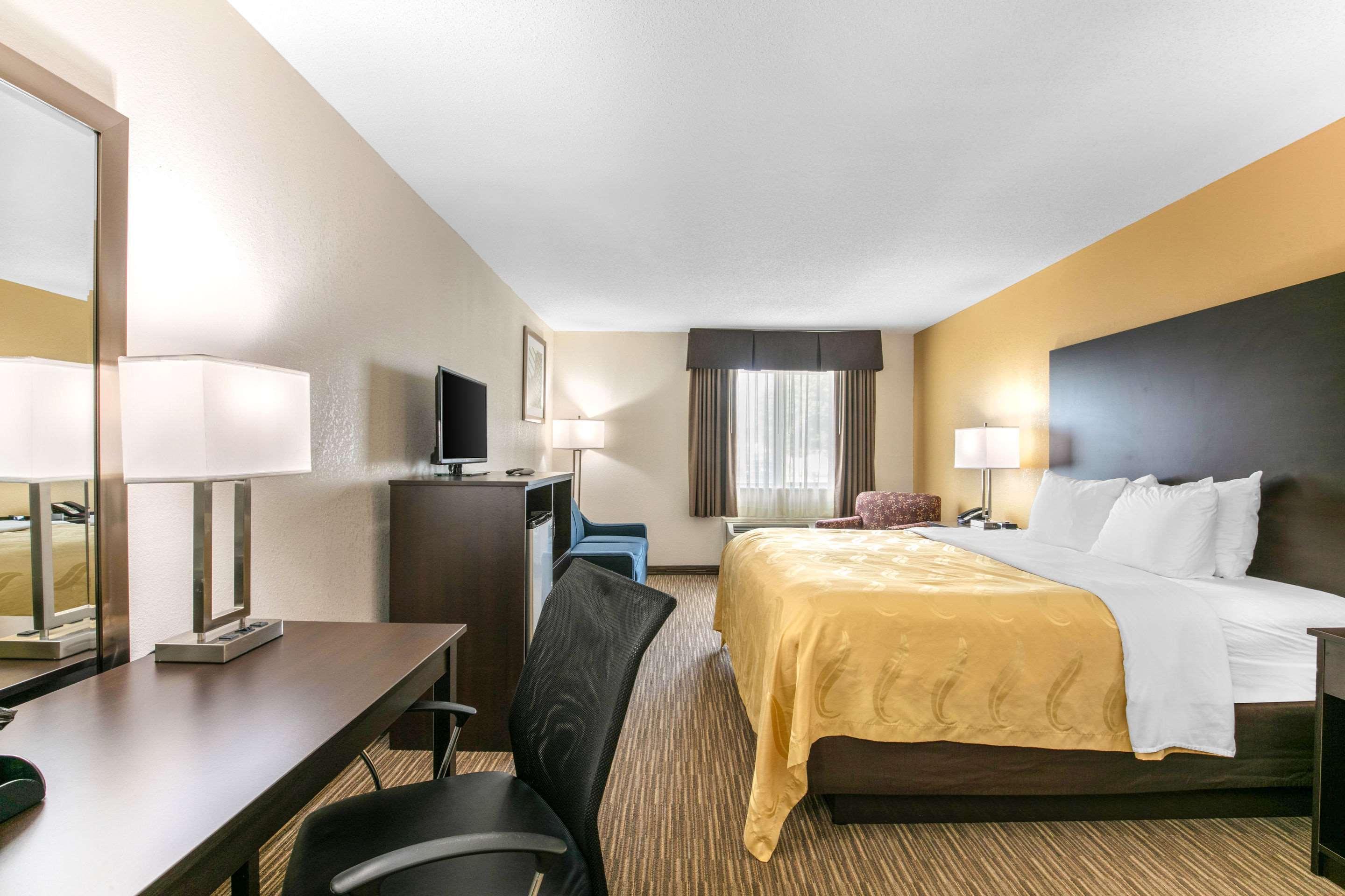 Motel 6-Metropolis, Il Экстерьер фото