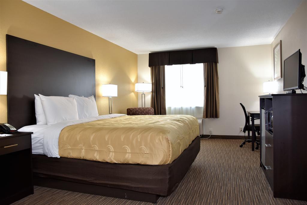 Motel 6-Metropolis, Il Экстерьер фото