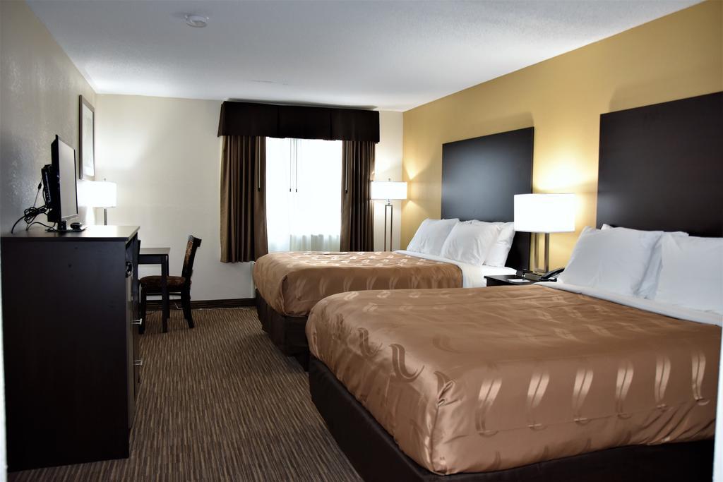 Motel 6-Metropolis, Il Экстерьер фото