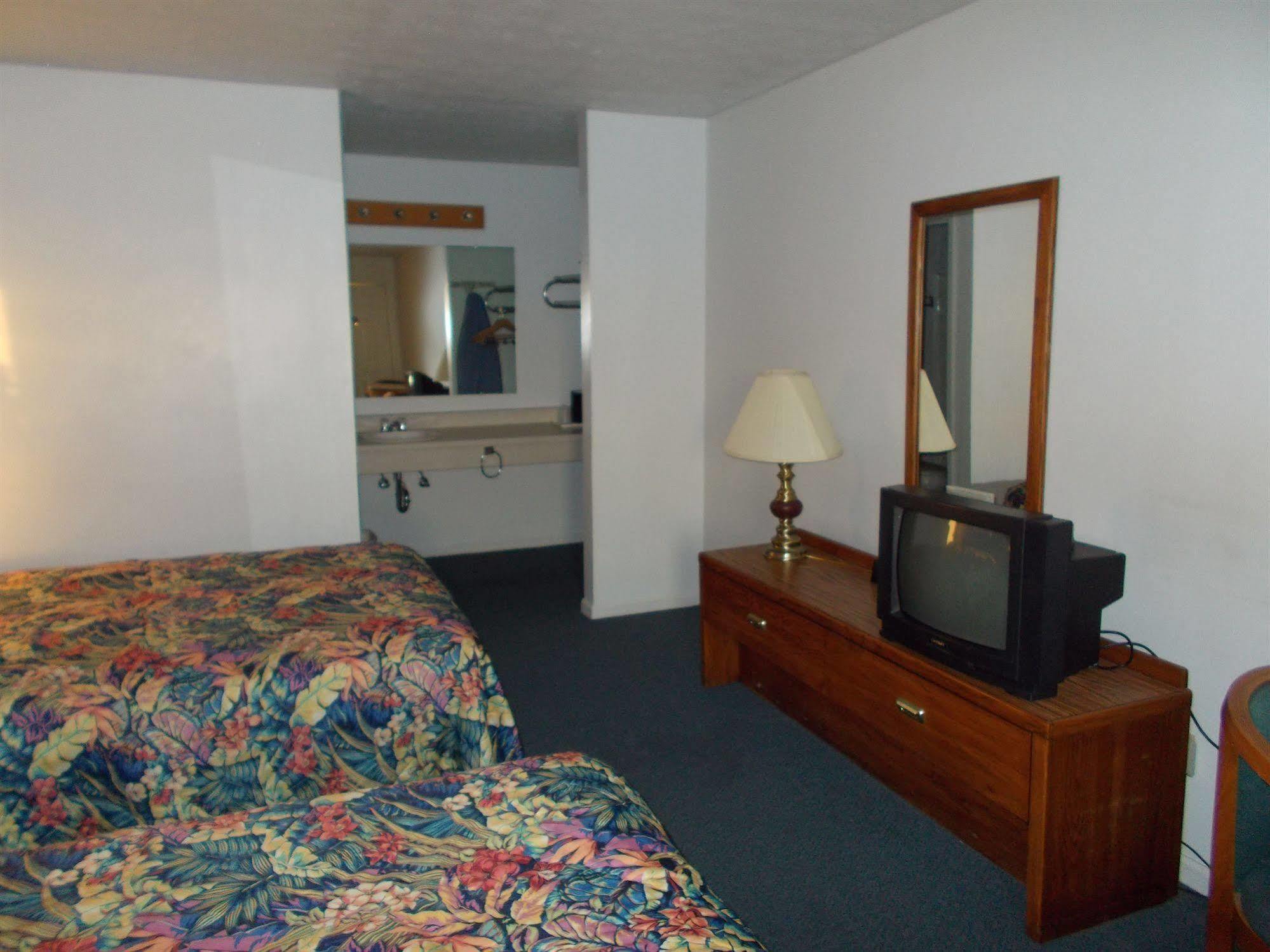 Motel 6-Metropolis, Il Экстерьер фото