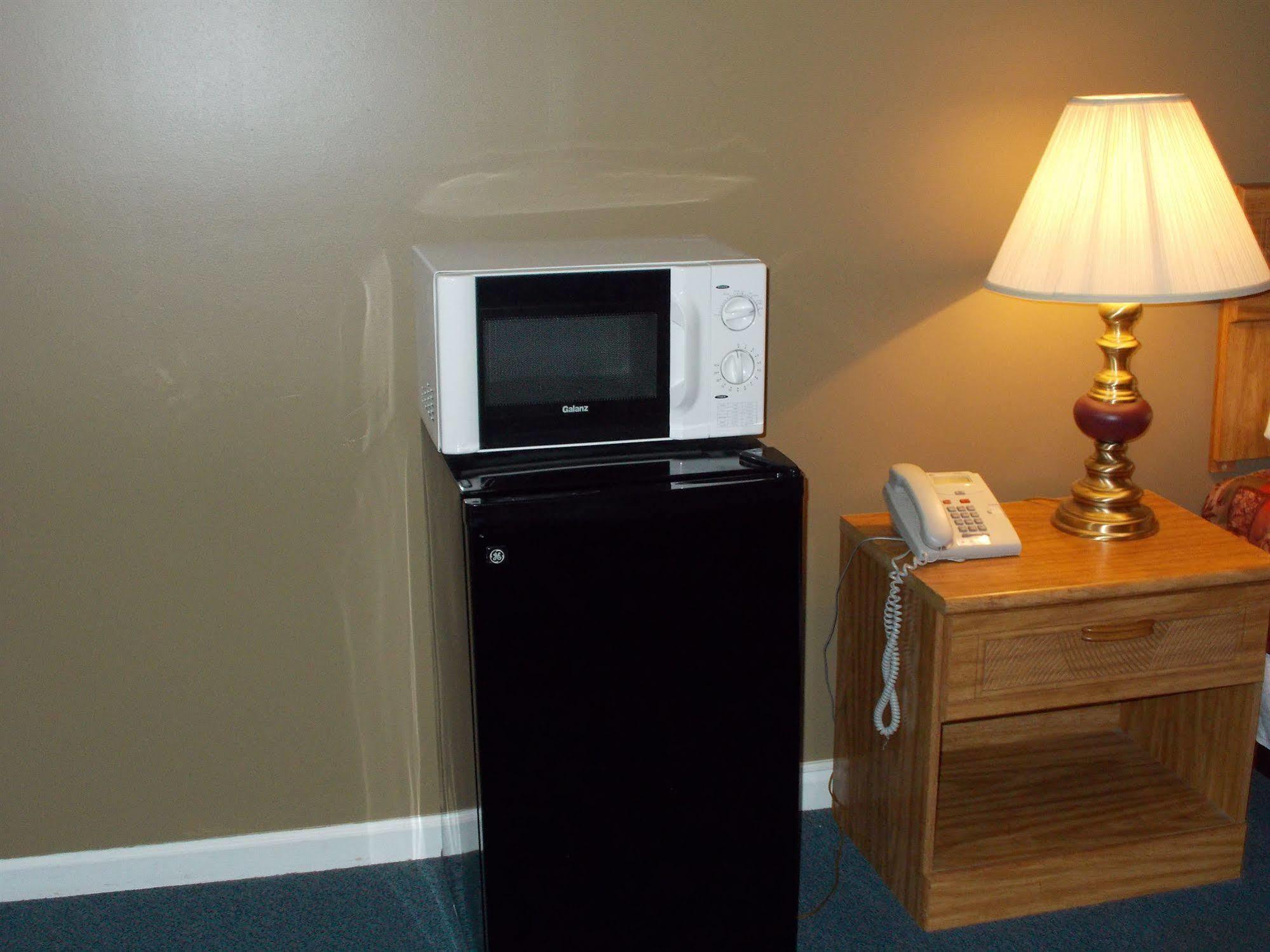 Motel 6-Metropolis, Il Экстерьер фото